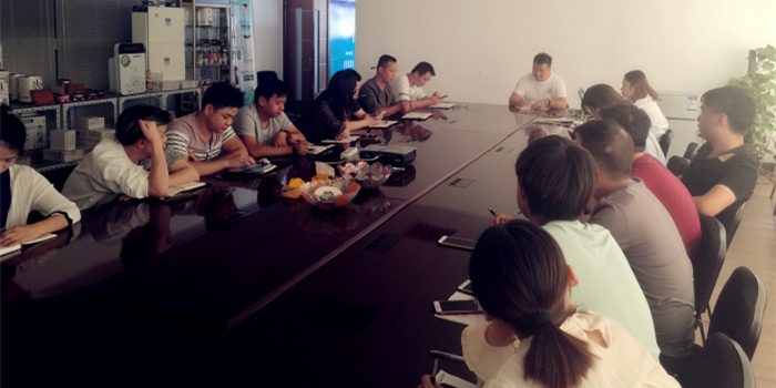 討論解決各部門問題.jpg 討論解決各部門問題.jpg